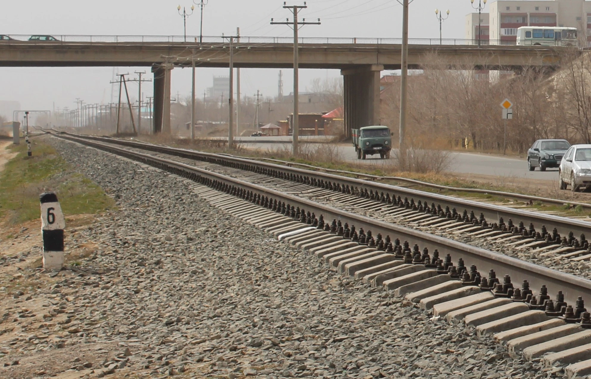 Еще один железнодорожный переезд закроют на ремонт в Уральске